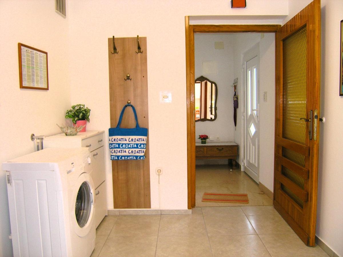 Apartments Natasa Krk Town Exterior foto