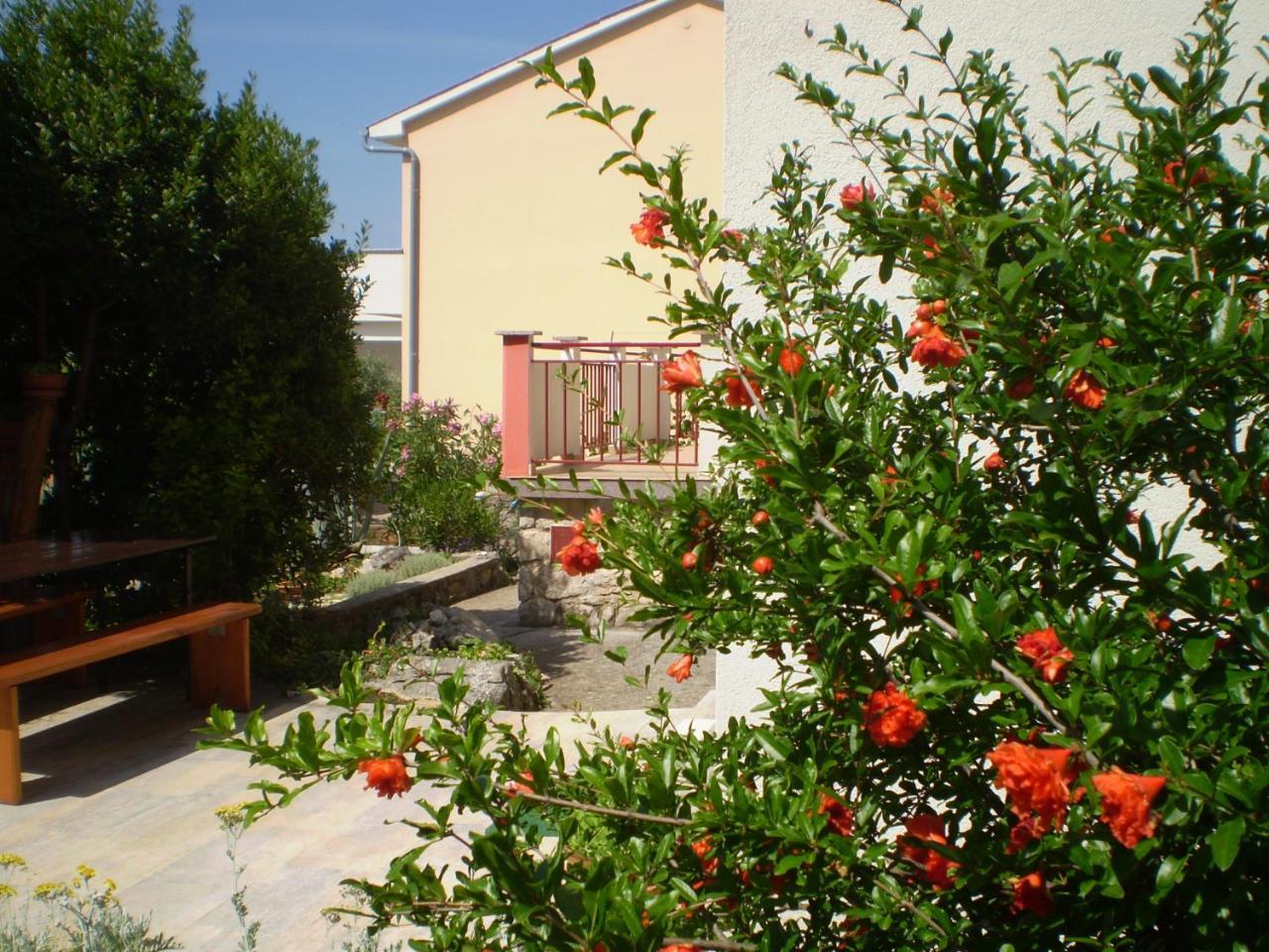 Apartments Natasa Krk Town Exterior foto